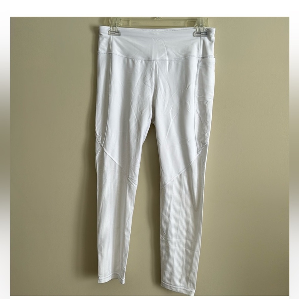2 white leggings calia by Carrie underwood size M